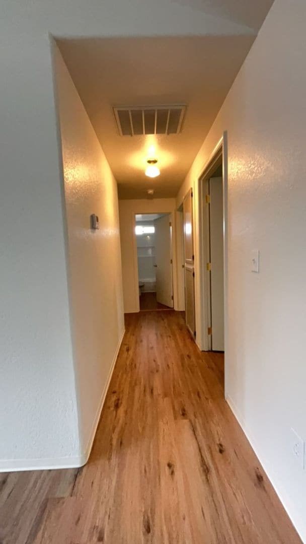 Building Photo - 3 Bedroom 2 Bath Home with a 2 Car Attache...