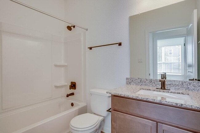 Building Photo - 429 Foresail Rd