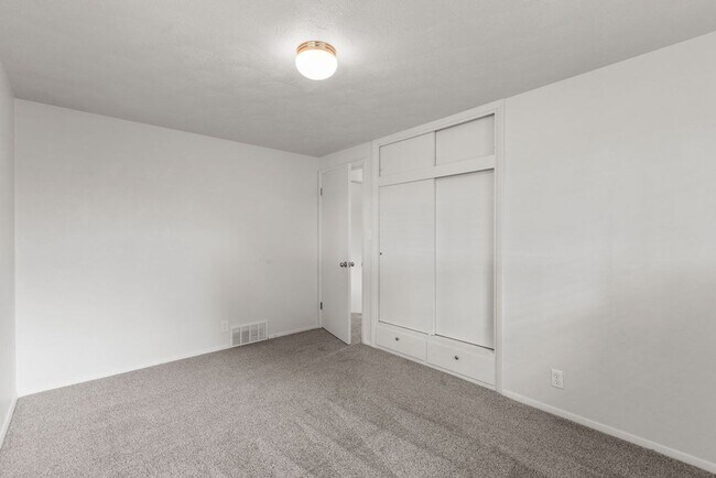 Building Photo - 1721-1723 Dotsero Ave