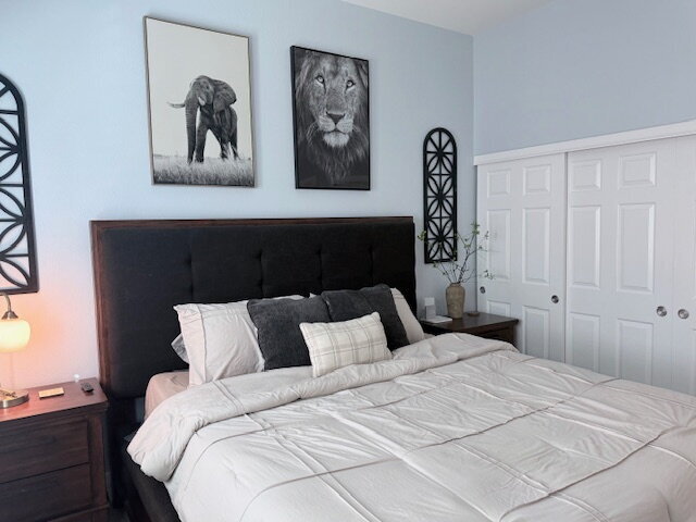 Building Photo - Spacious 3-Bedroom Oasis with 2 Full Baths in Las Vegas - Your 2234 Sq. Ft. Dream Awaits!