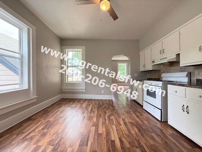 Building Photo - 310 W Dewald St
