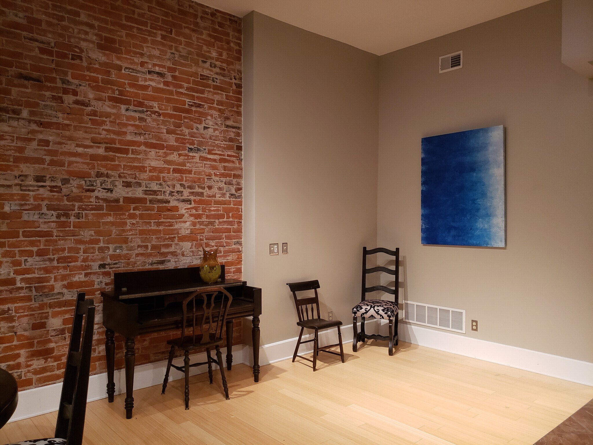 Building Photo - 1623 2nd Ave