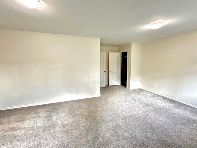 Building Photo - Spacious 4-Bedroom Home with Modern Comforts in Spanaway, WA