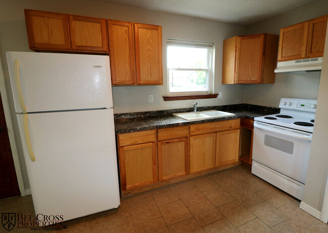 Building Photo - Affordable 2 Bedroom, 1 Bath Townhouse - A...