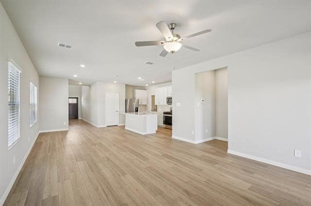 Building Photo - 613 Clover Crk Dr