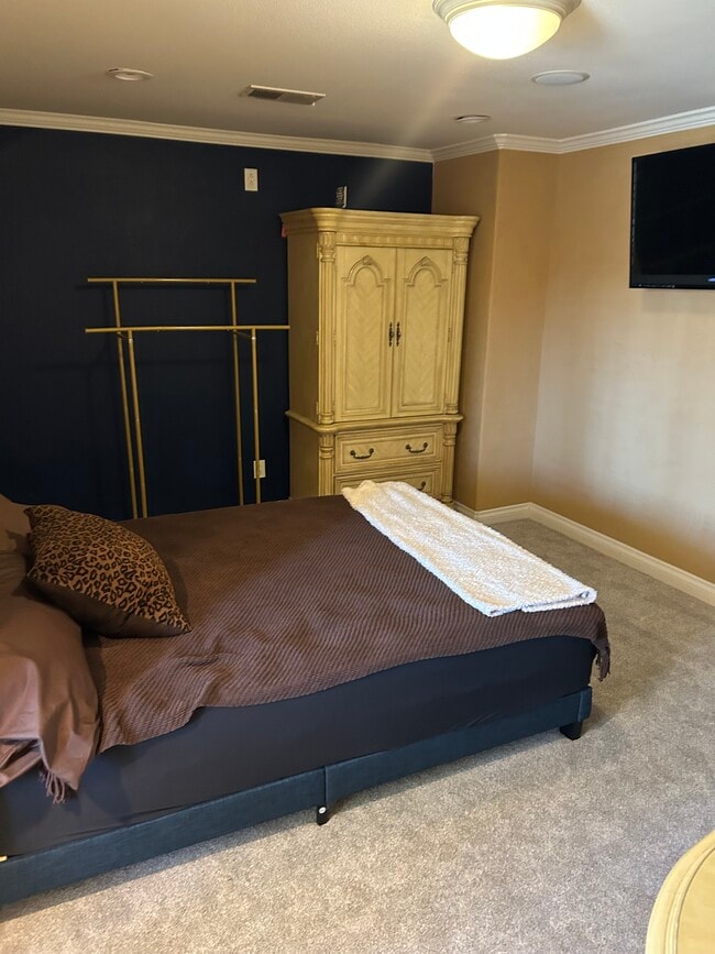 Building Photo - 7704 Lotus Cir