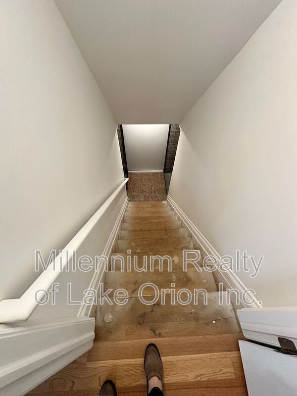 Building Photo - 2 Pleasant St