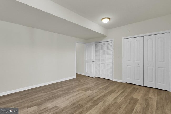 Building Photo - 10-30 Millrace Ct