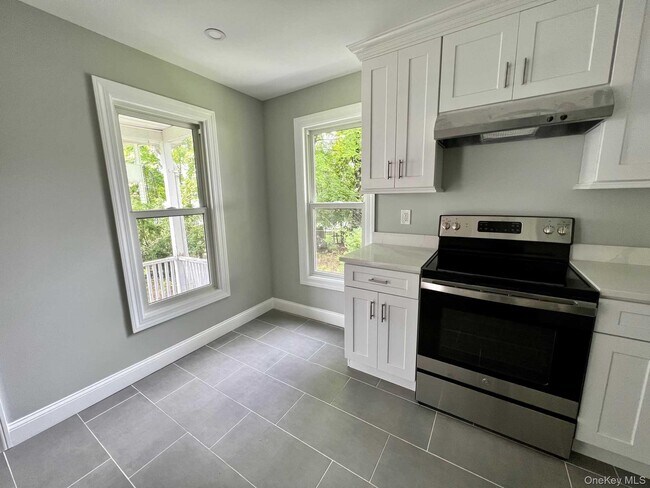 Building Photo - 21 Washington Ave