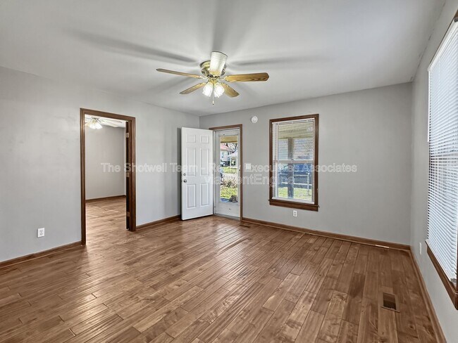 Building Photo - 2522 Dayton St