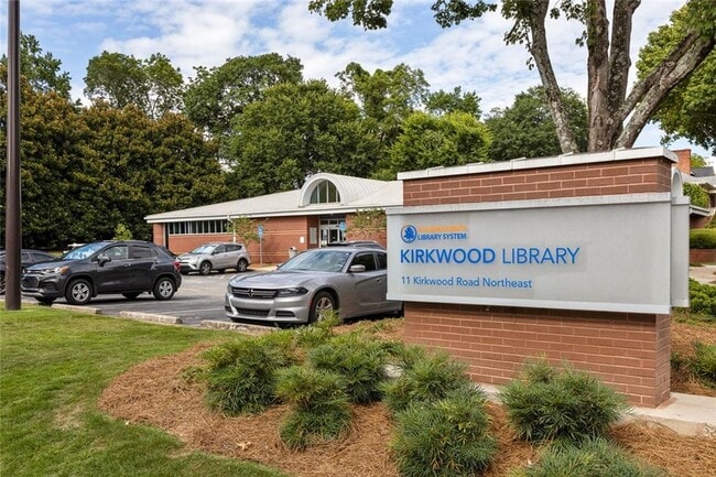 Building Photo - 2238 Ridgedale Rd NE