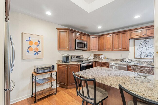 Building Photo - 50 Glenwood Ave