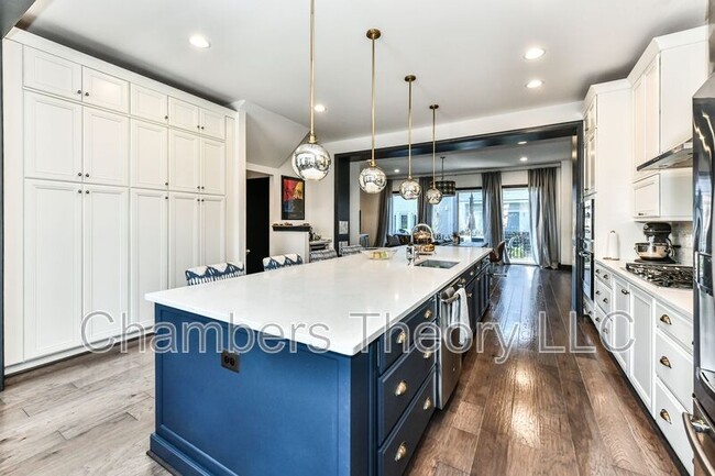 Building Photo - 42293 Ashmead Ter