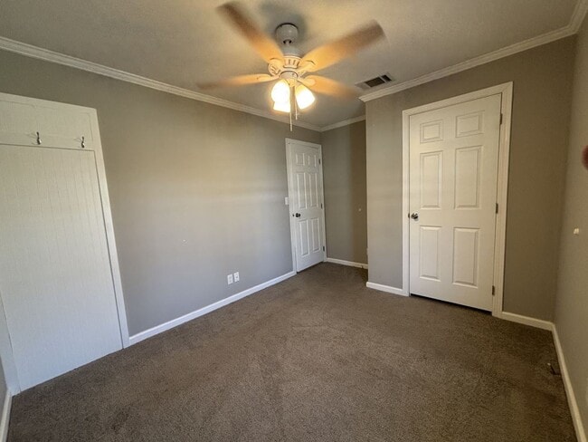 Building Photo - 4 Golf Cove Ct