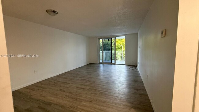 Building Photo - 6940 Miami Gardens Dr