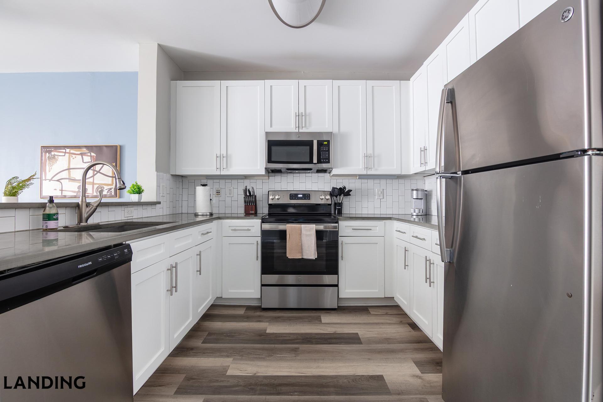 Building Photo - 100 River Park Dr