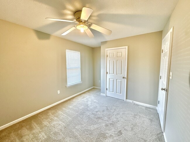 Building Photo - 5756 Emily Ln