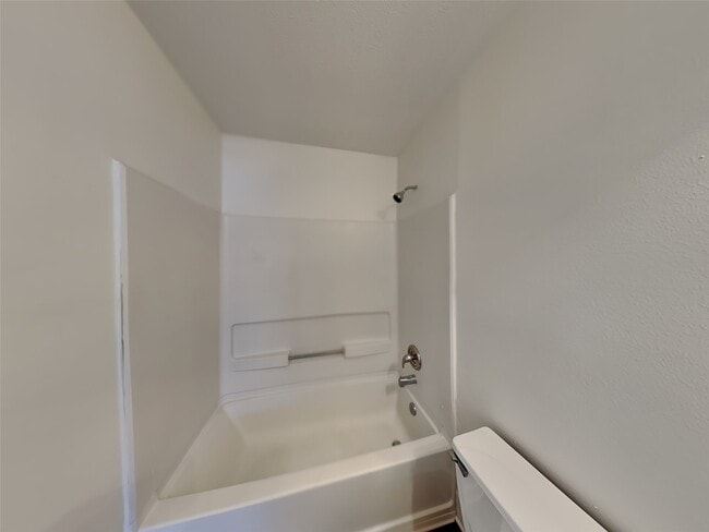 Building Photo - 5011 Westfield Village Dr