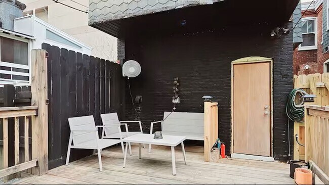 Building Photo - Townhome on Lawyer's Row