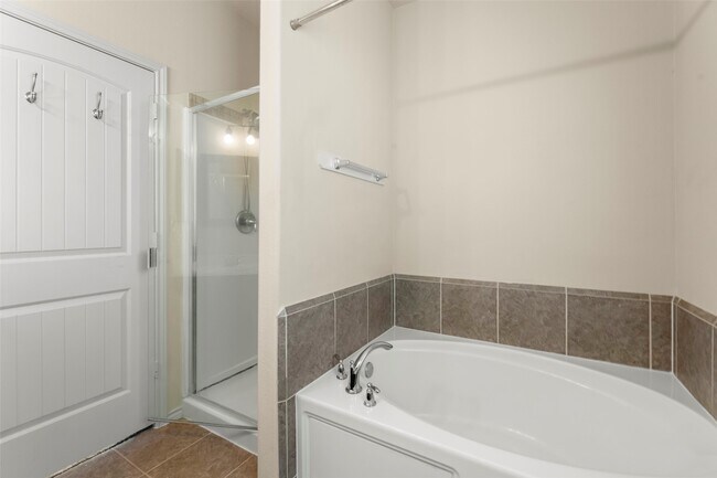 Building Photo - 19735 Crossfalls Ln