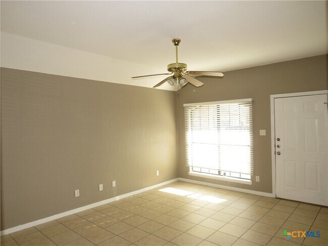 Building Photo - 3007 Dannen Ct