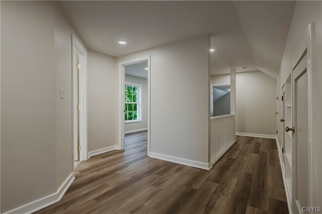 Building Photo - 8 Terrace Hill Dr