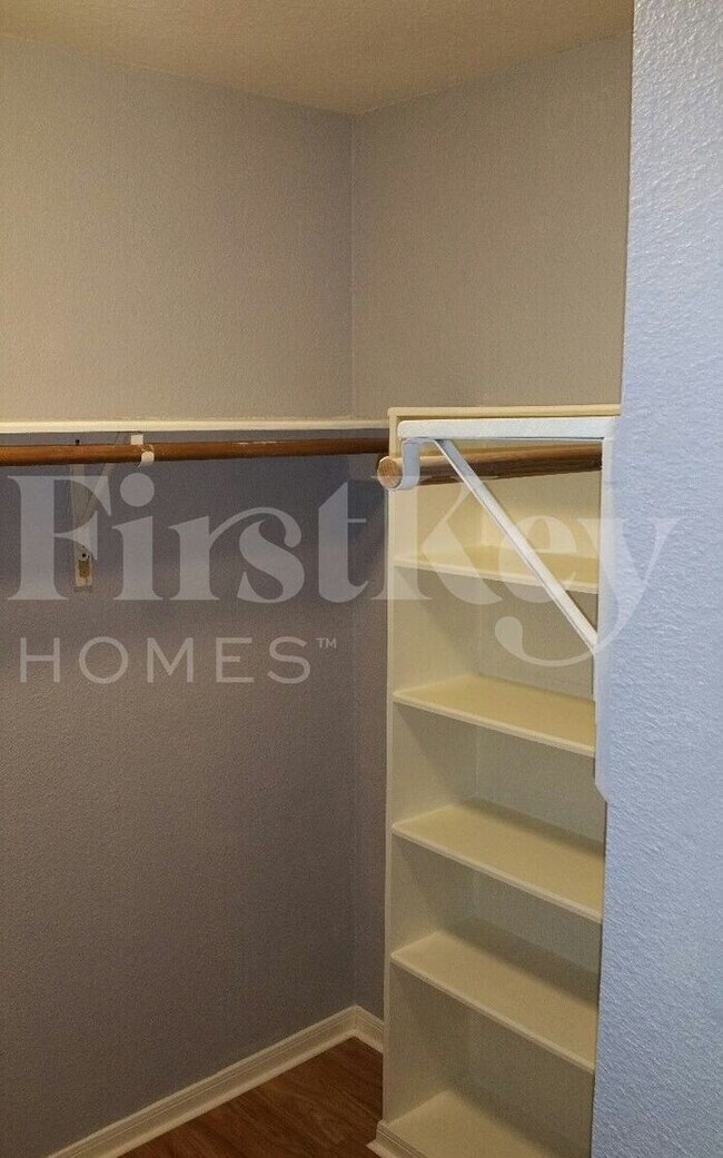 Building Photo - 13322 Gendley Dr