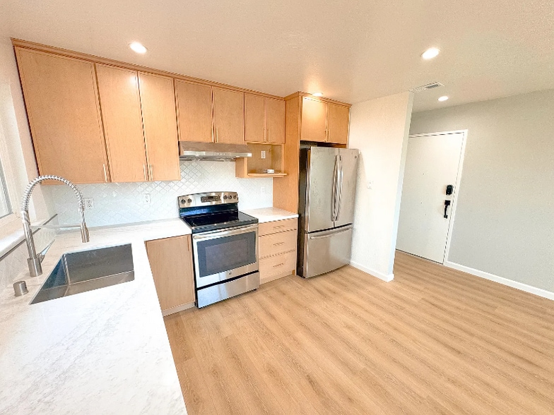 Building Photo - 12 Linden Ave