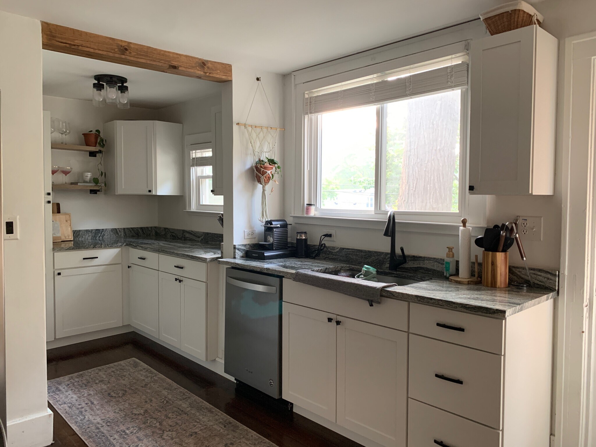 Building Photo - 627 Hawthorn Ave