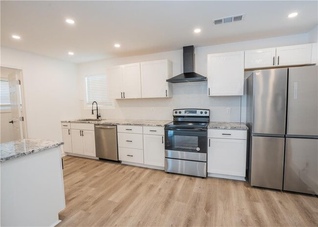 Building Photo - 3822 Bakers Ferry Rd SW