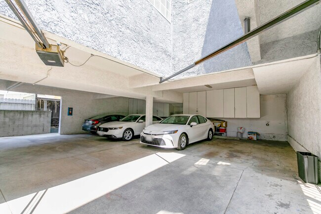 Building Photo - 1148 San Rafael Ave