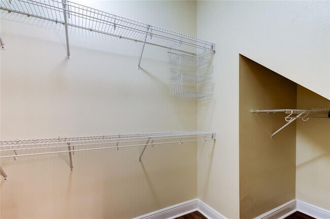 Building Photo - 6101 Lanshire Dr