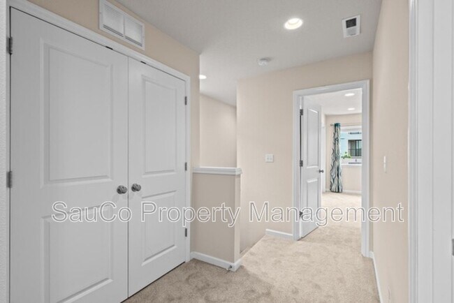 Building Photo - 7595 NW 170th Ave