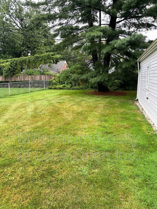 Building Photo - 2224 N Connecticut Ave