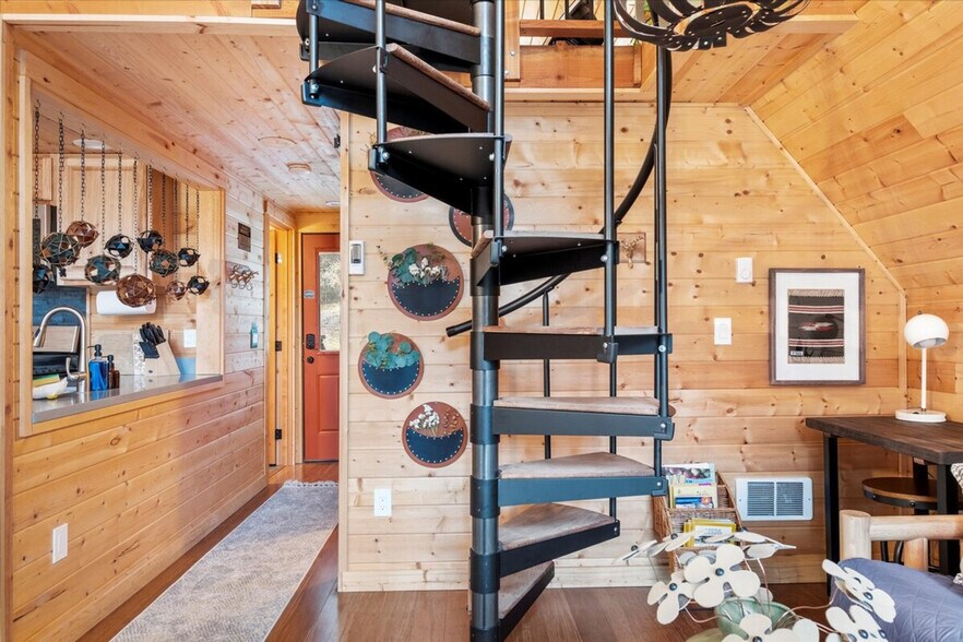 Building Photo - 102 Tahoma Pl