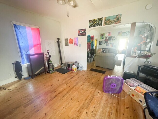 Building Photo - Italian Estates Property Management