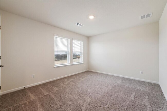 Building Photo - 801 Simmental Loop