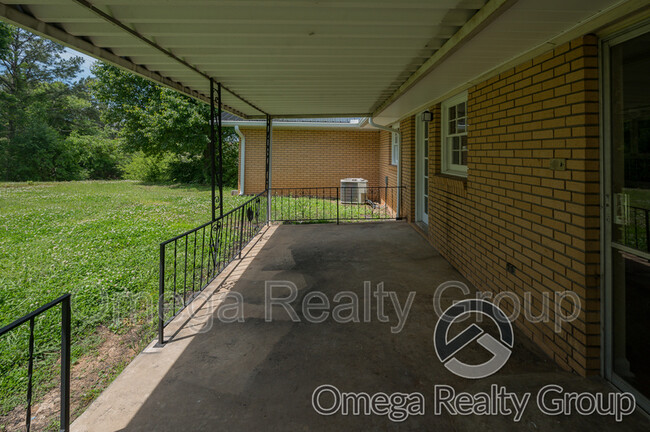 Building Photo - 1016 Beaumont Rd