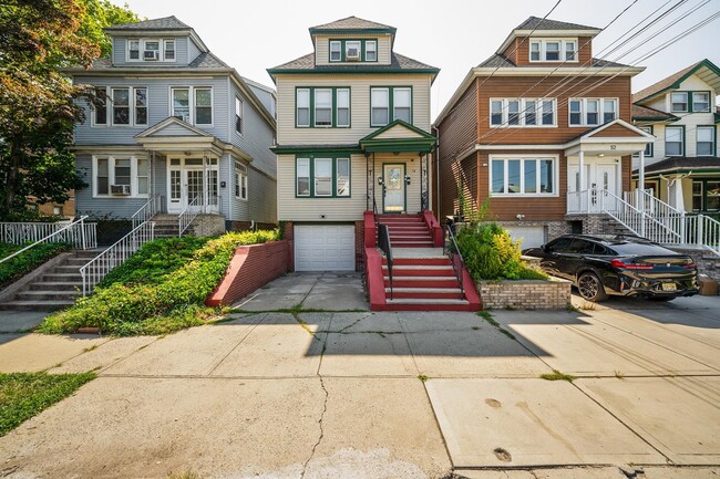 Building Photo - 54 Avenue B
