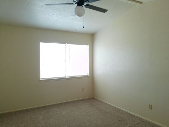Building Photo - 2936 Saint Joseph Unit B - 2/Bed 2.5/Bath ...