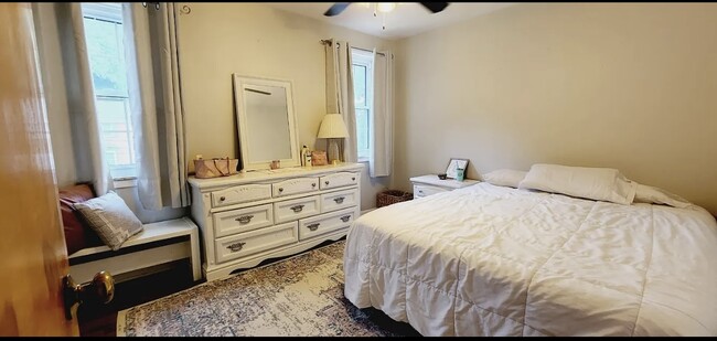 Master bedroom - 9177 Collington Sq