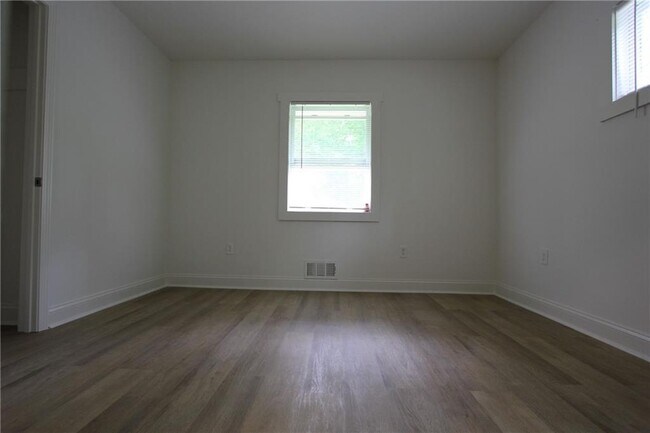 Building Photo - 3533 Larkspur Terrace