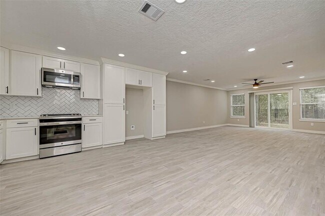 Building Photo - 1508 E Red Cedar Cir