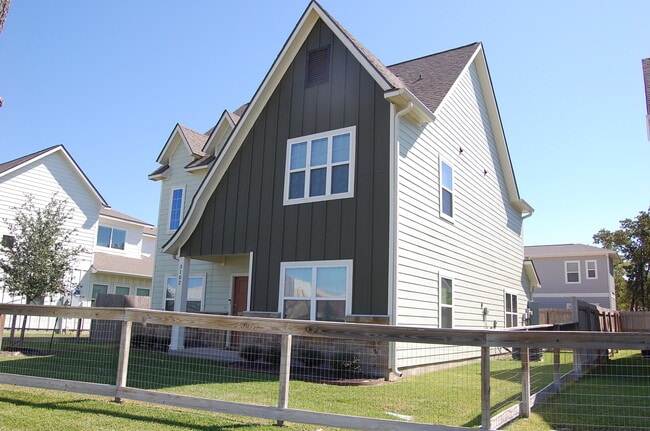 Building Photo - 3102 Green St