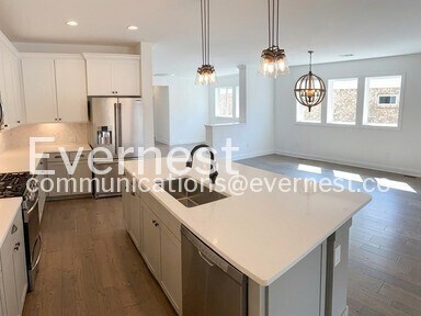 Building Photo - 3-Bed/3-Bath Modern Single Family Home with Attached Garage/Available Soon!