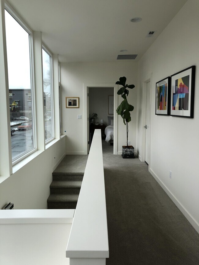 Building Photo - 4712 N Congress Ave