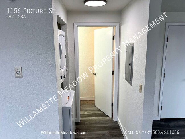 Building Photo - Stylish & Modern 2BR Townhouse on a Privat...