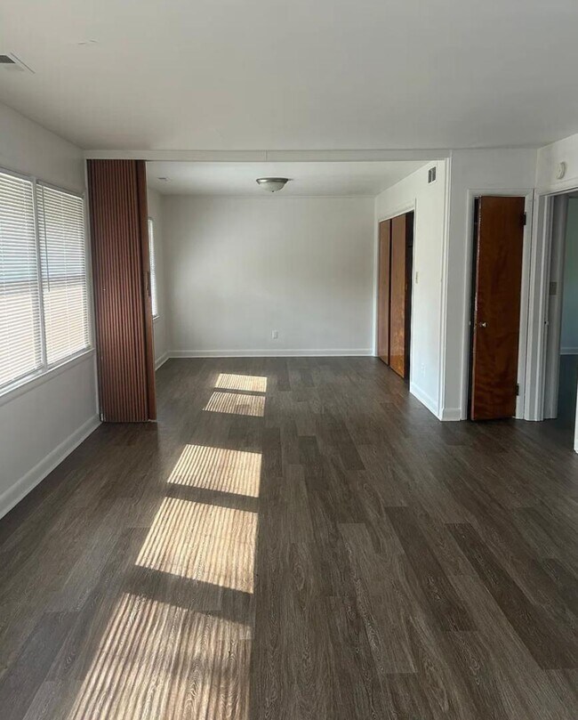 Building Photo - 917 Windy Ct