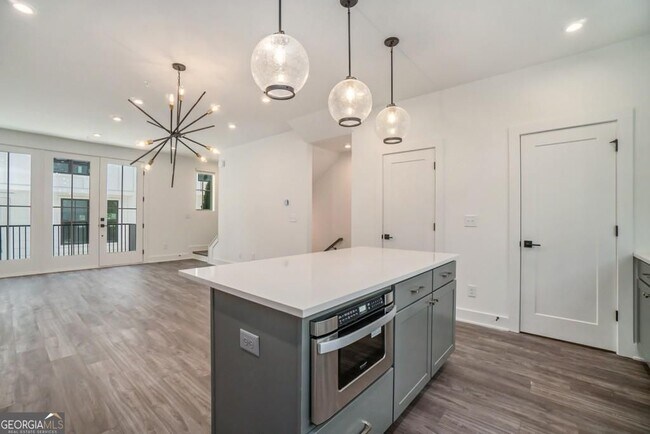 Building Photo - 1829 Gotham Ln NE