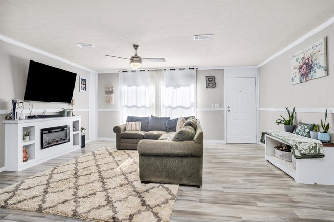 Building Photo - 595 County Rd 2218